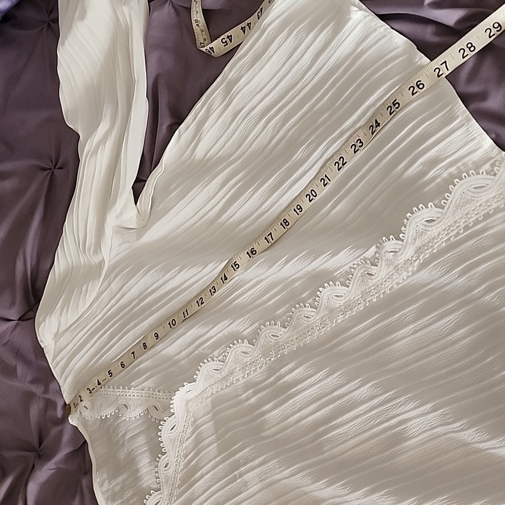 V-Neck Blouse, 2X, white, p2p 22,NWOT - Picture 7 of 9